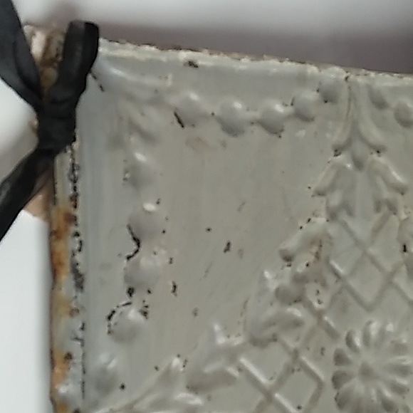 Vintage painted tin tile magnet board - Picture 4 of 8